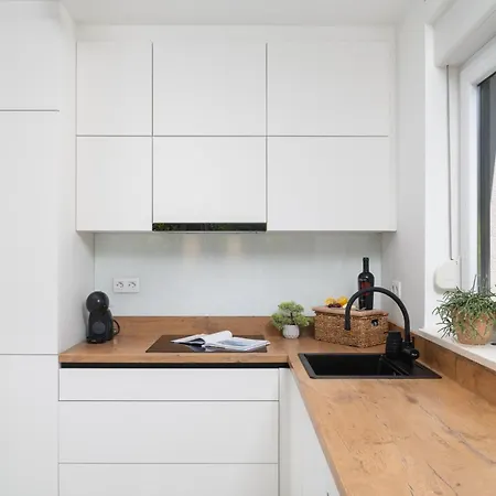 Sunny Garden The Modern דירה זאדאר