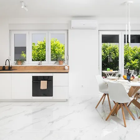 Sunny Garden The Modern